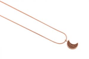 Rea Necklace Halfmoon